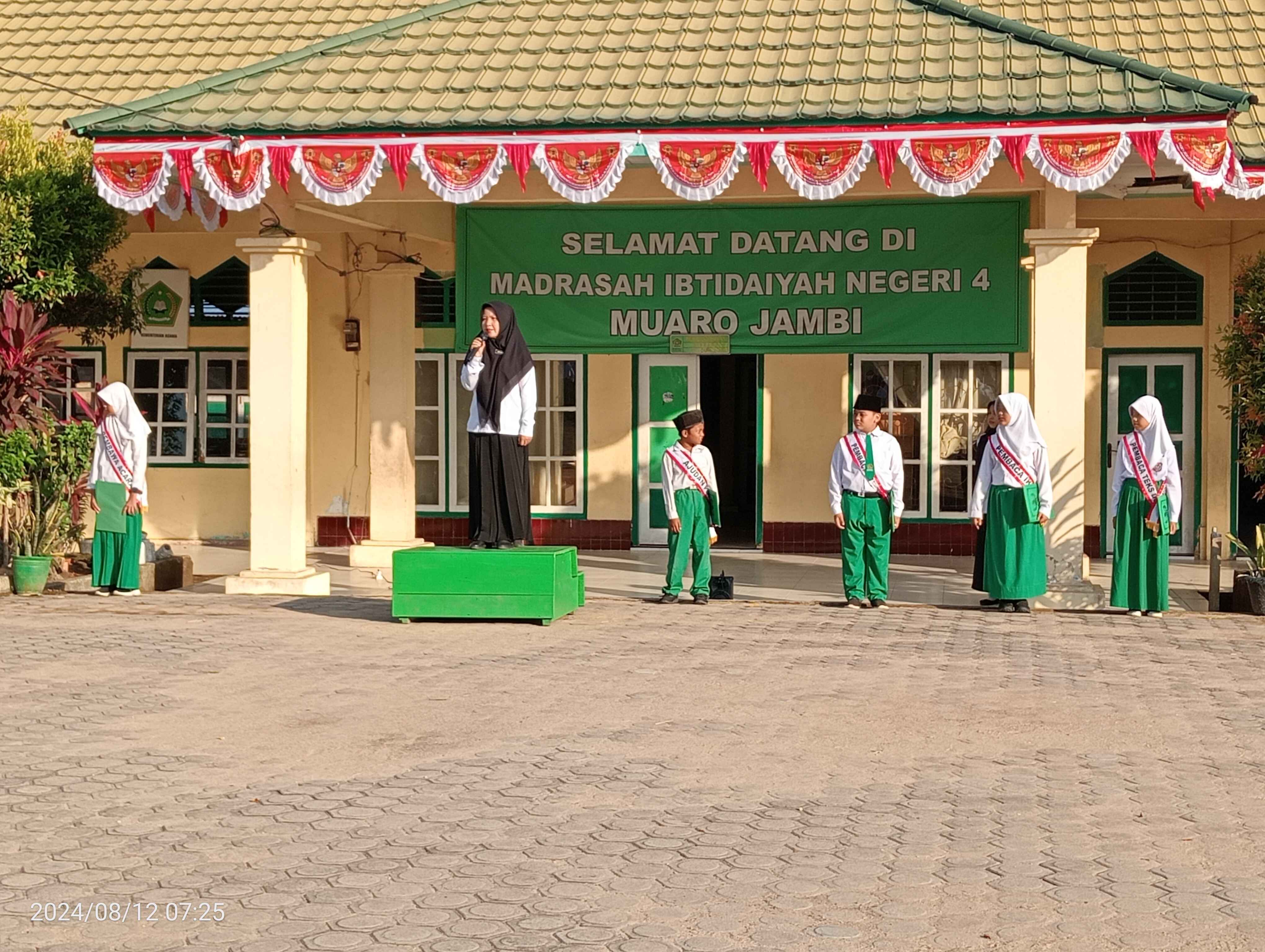Upacara Bendera Senin, Kepala Perpustakaan 