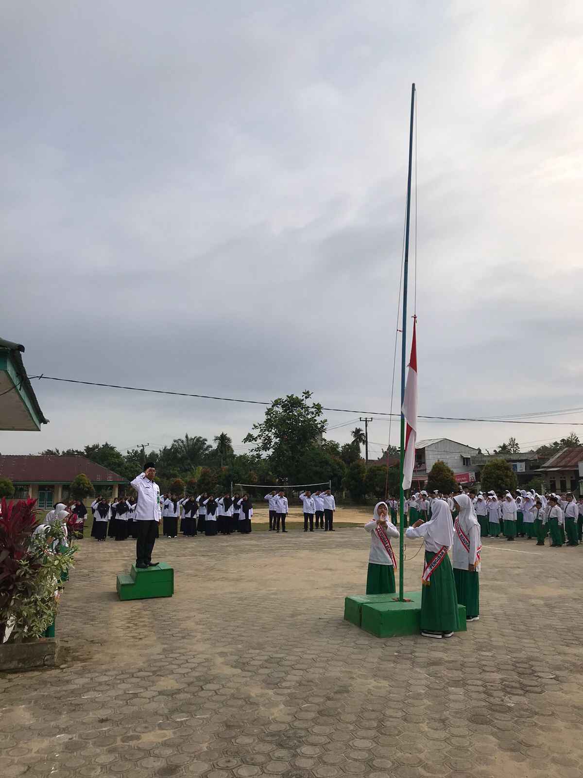 Upacara Bendera Senin, Ada Tiga Hal yang Disampaikan Pembina 