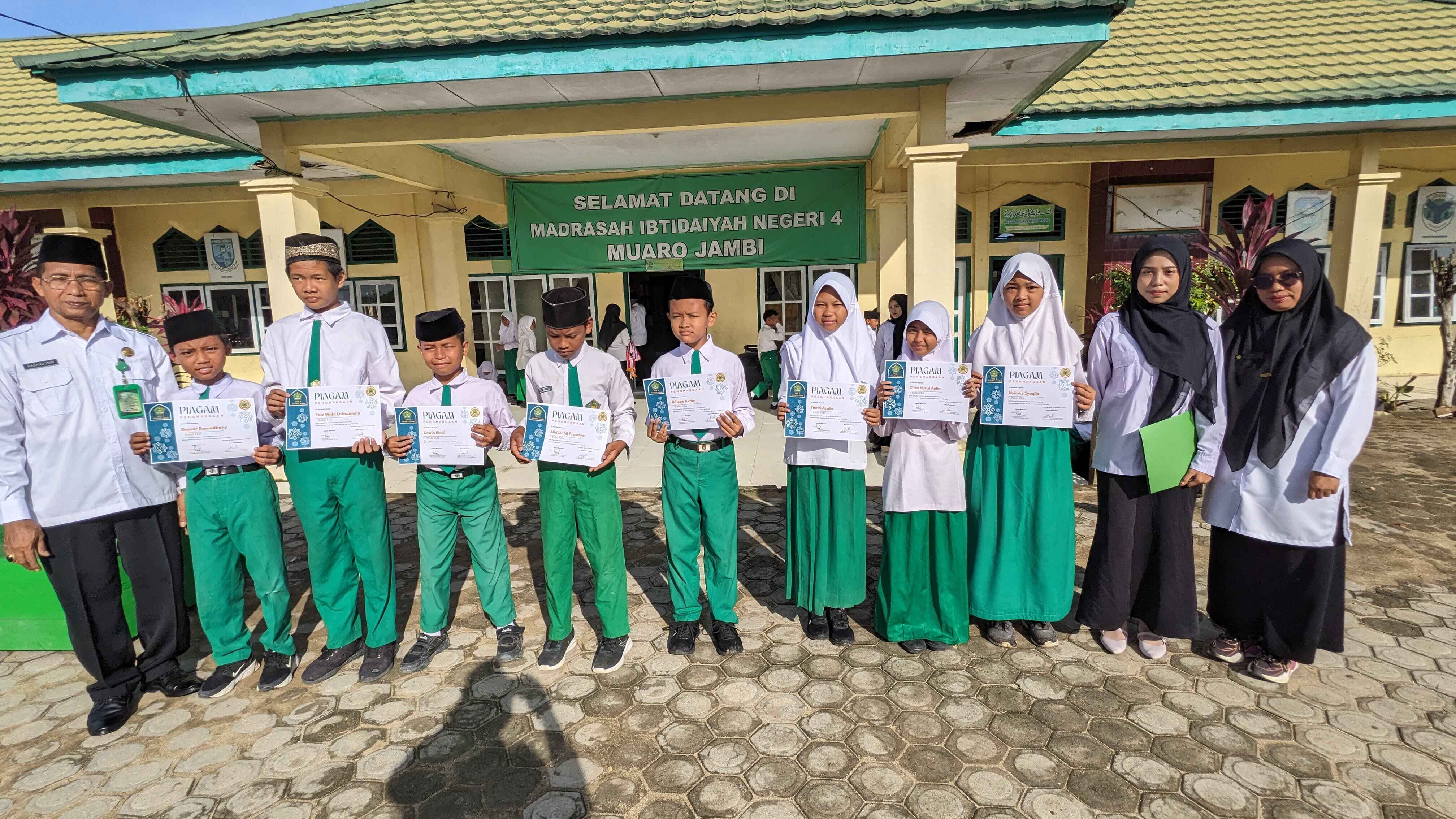 Hafal Surah An-Nas Sampai Ad-Dhuha, Siswa ini Dapatkan Piagam Penghargaan 