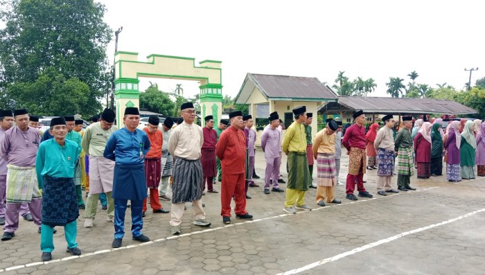 Upacara Peringatan Hari Pendidikan Nasional 2026 di MIN 4 Muaro Jambi Berlangsung khidmat