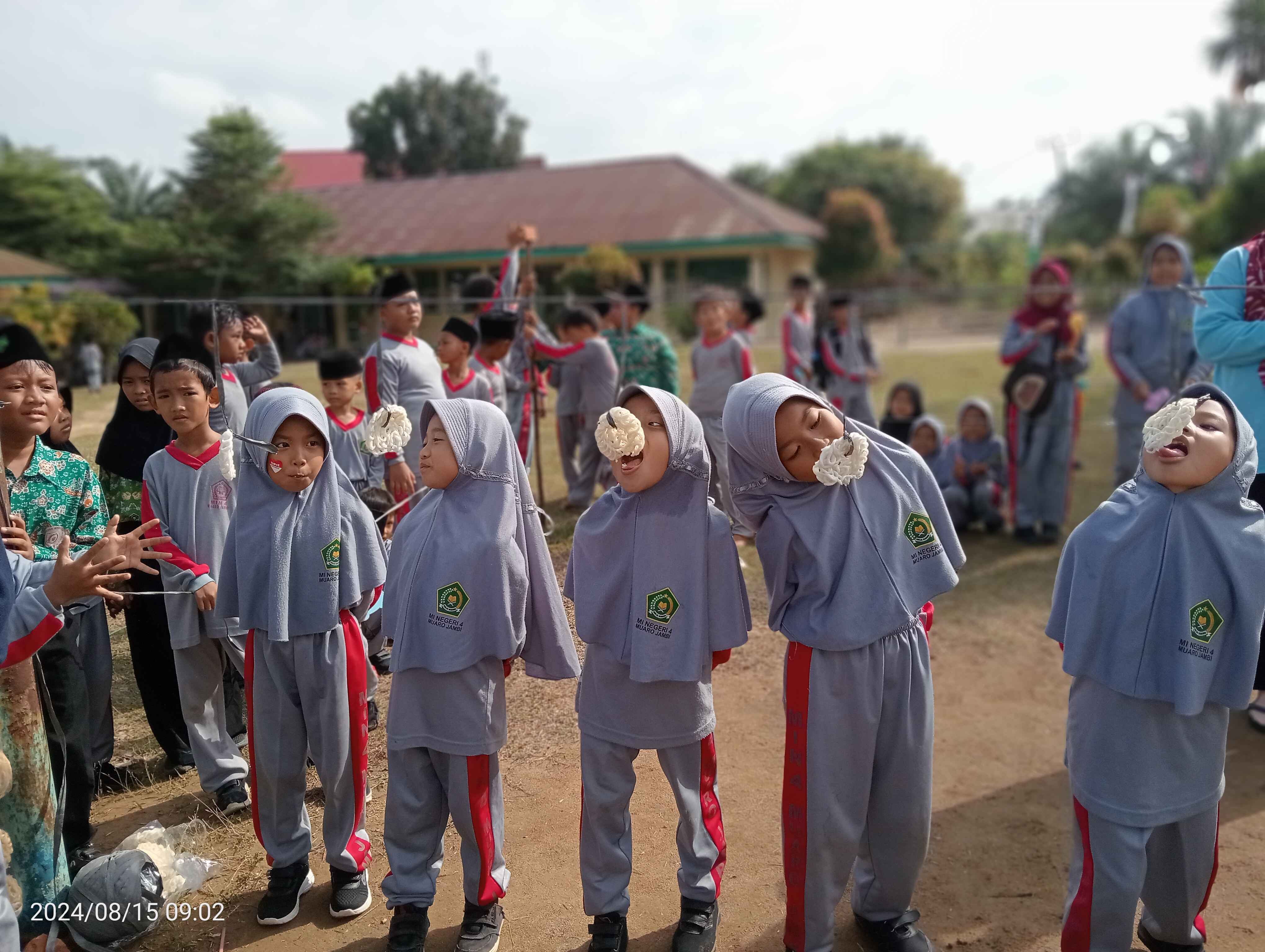 Kemeriahan dan Keseruan Lomba 17-an di MIN 4 Muaro Jambi 