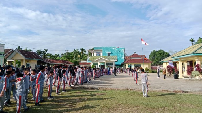 Senam Sehat Jumat Rutin di MIN 4 Muaro Jambi