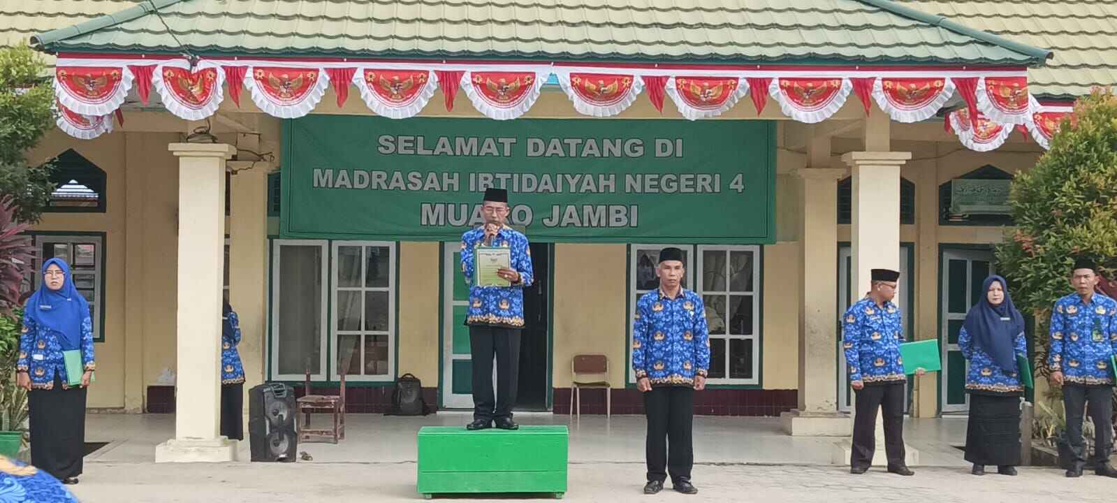 MIN 4 Muaro Jambi, melaksanakan Upacara Memperingati HUT ke-79 Kemerdekaan RI 