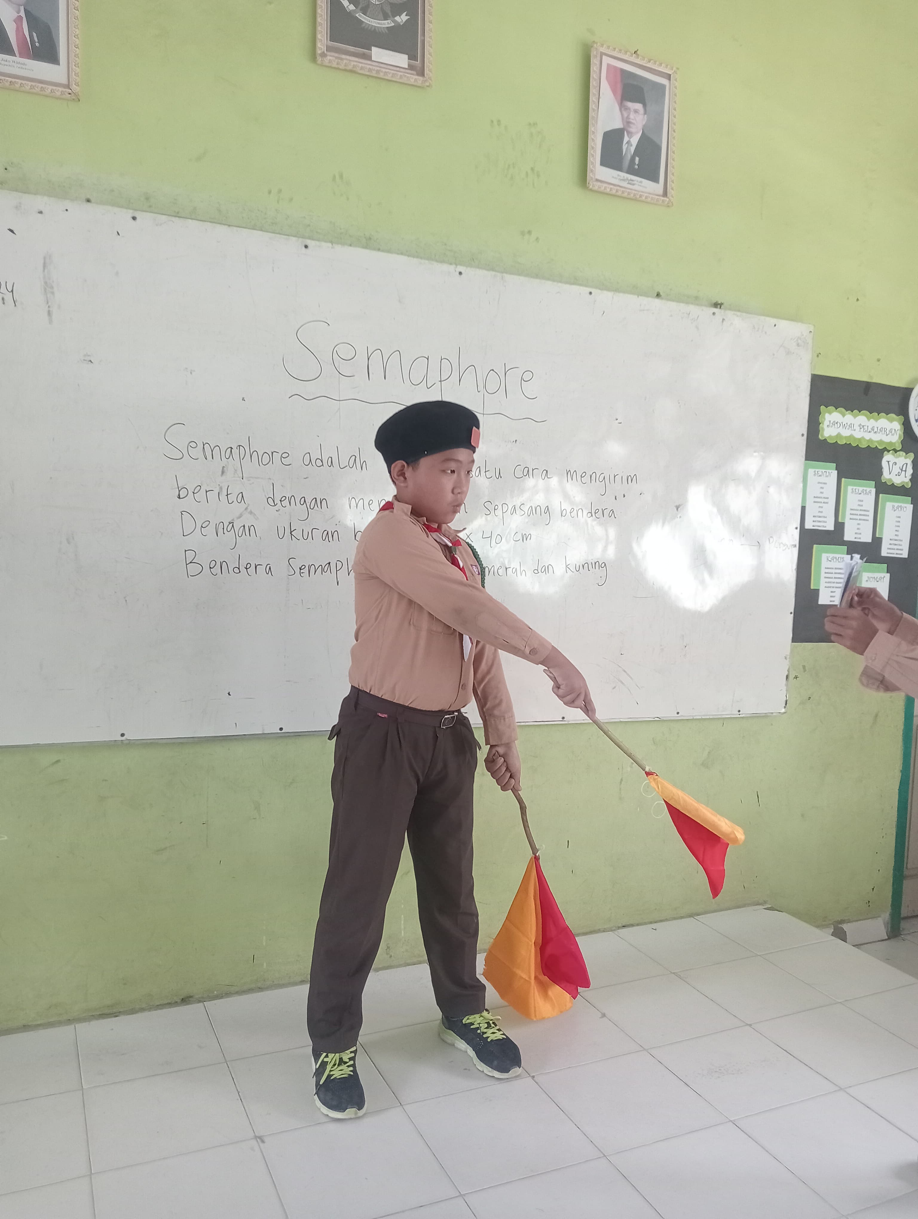 Latihan Ekstrakurikuler Pramuka, Semaphore.