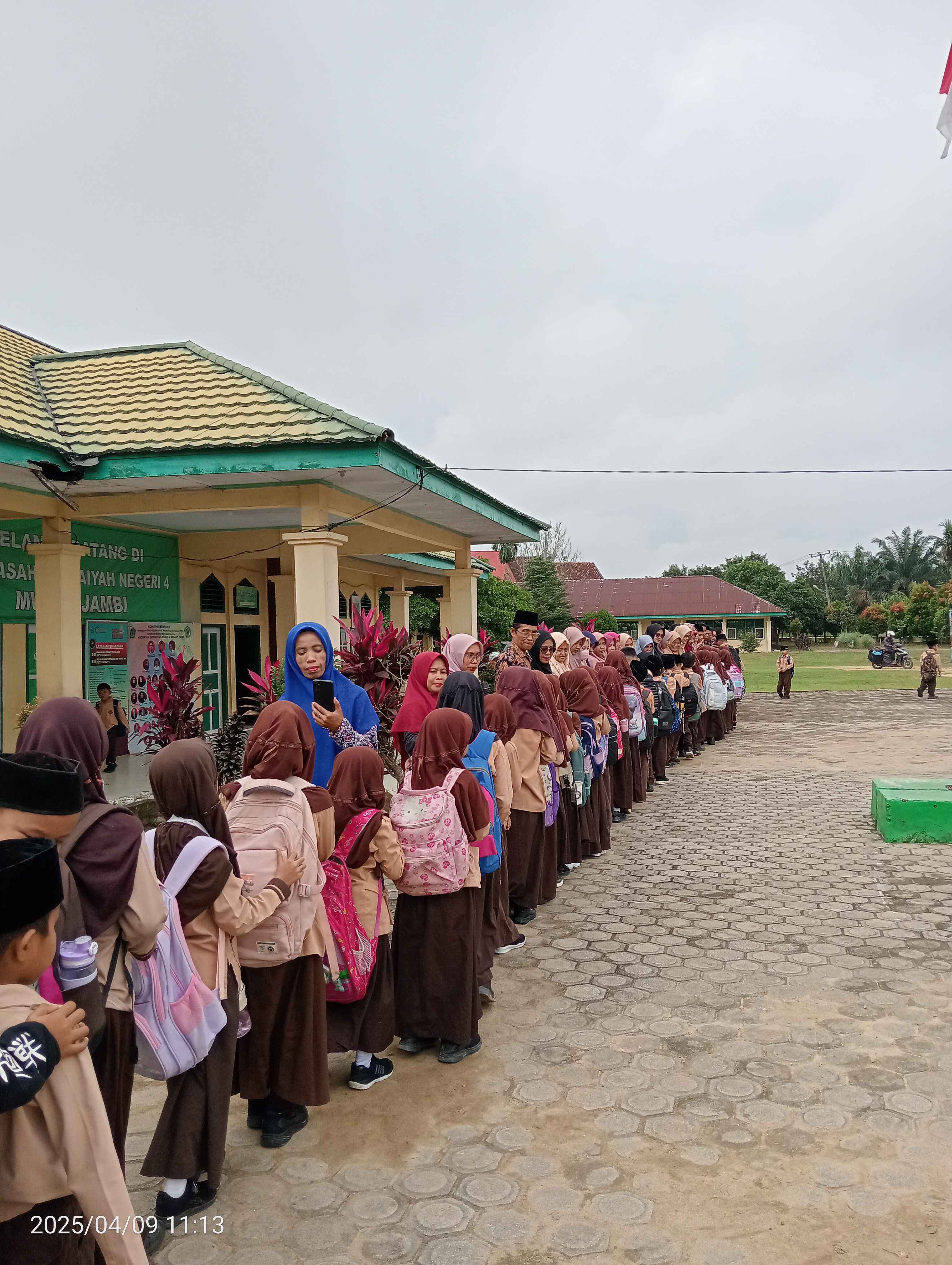 MIN 4 Muaro Jambi Gelar Halal BI Halal: Momentum Mempererat Silaturahmi 