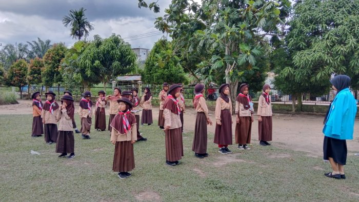 MIN 4 Muaro Jambi Gelar Ekstrakurikuler Pramuka Rutin